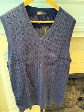 Kallspin Men’s Navy V-Neck Cable Knit Sweater Vest